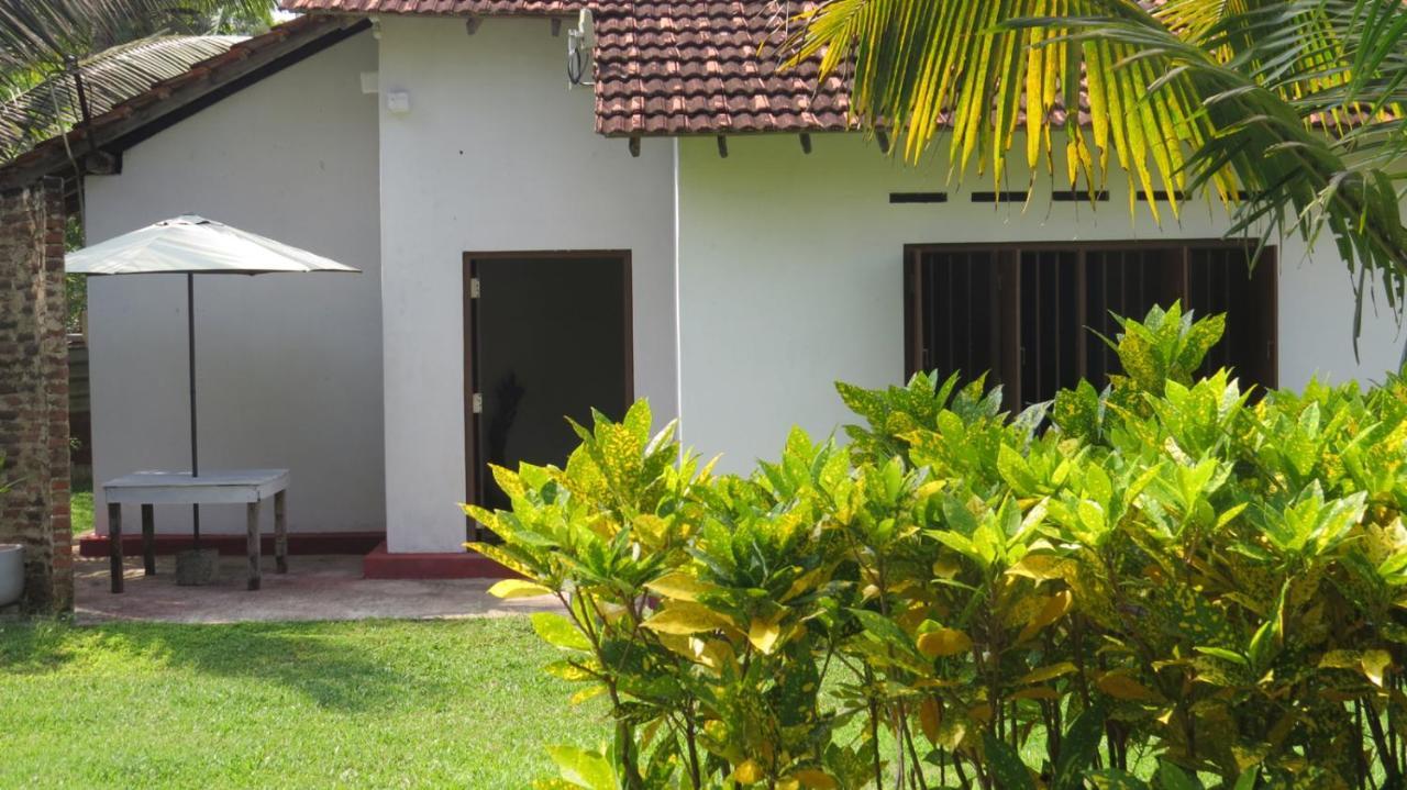 Mendis Cottage Weligama Exterior photo